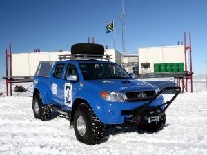 Arctic Trucks Toyota Hilux Invincible AT38 2009 года 